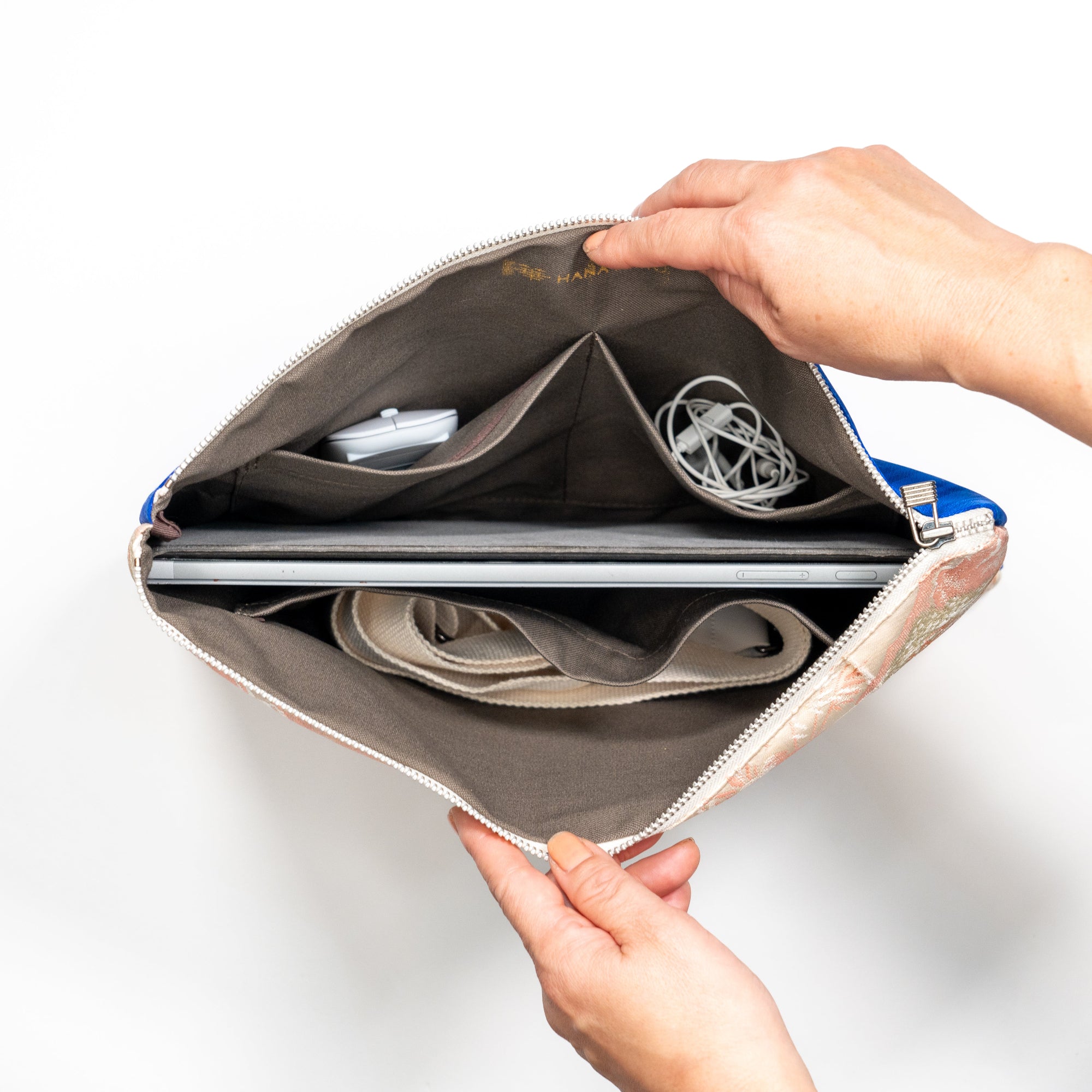 【HANA TOKYO】スリーブ(PCバッグ)3