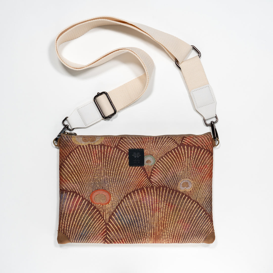 【HANA TOKYO】ポーチラージ / 孔雀羽ブラウン