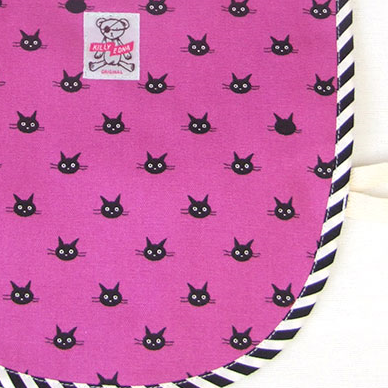 BABYBIB [Black cat ブラックキャット] pink/green