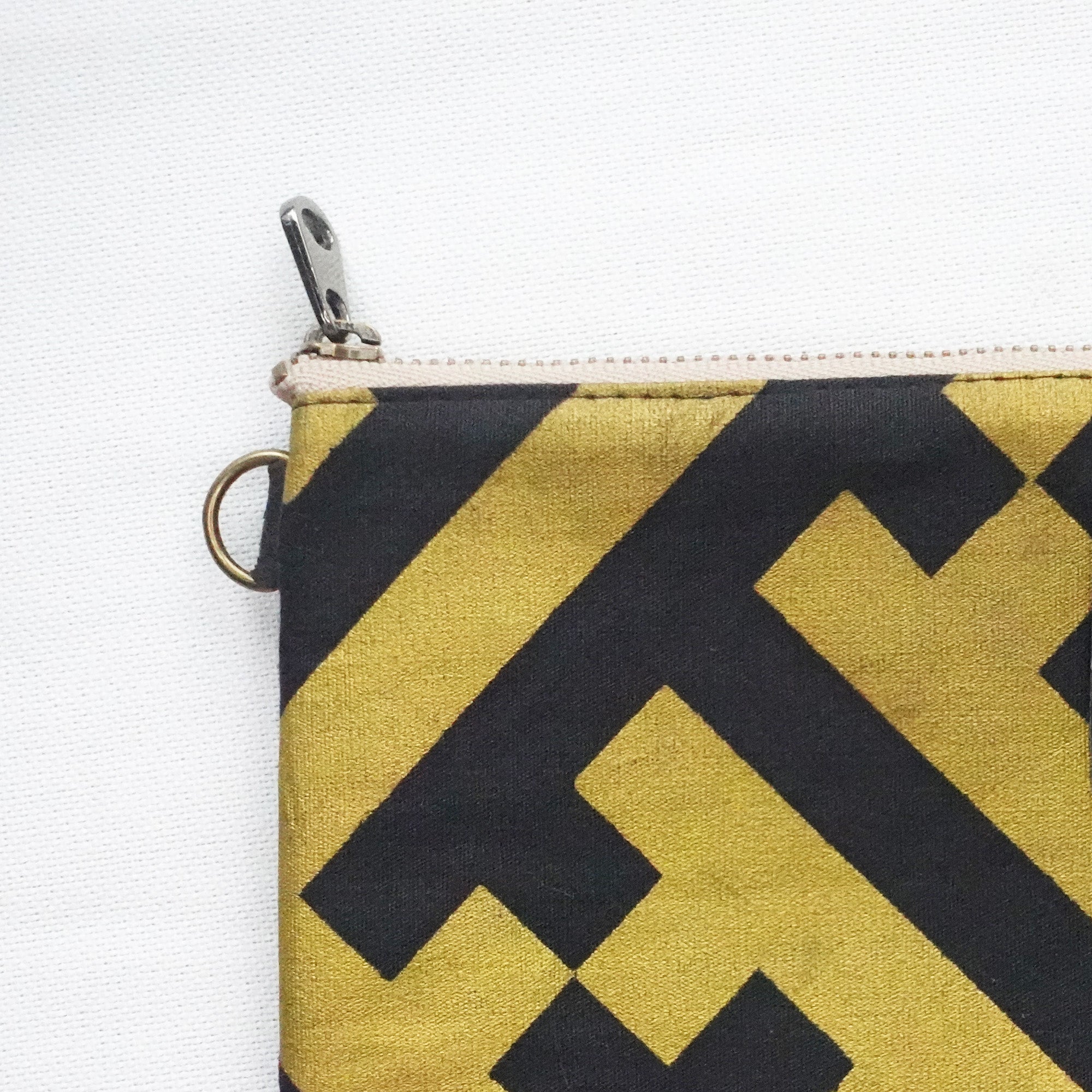 【HANA TOKYO】帯ポーチ ブラック×ゴールド・紗綾形