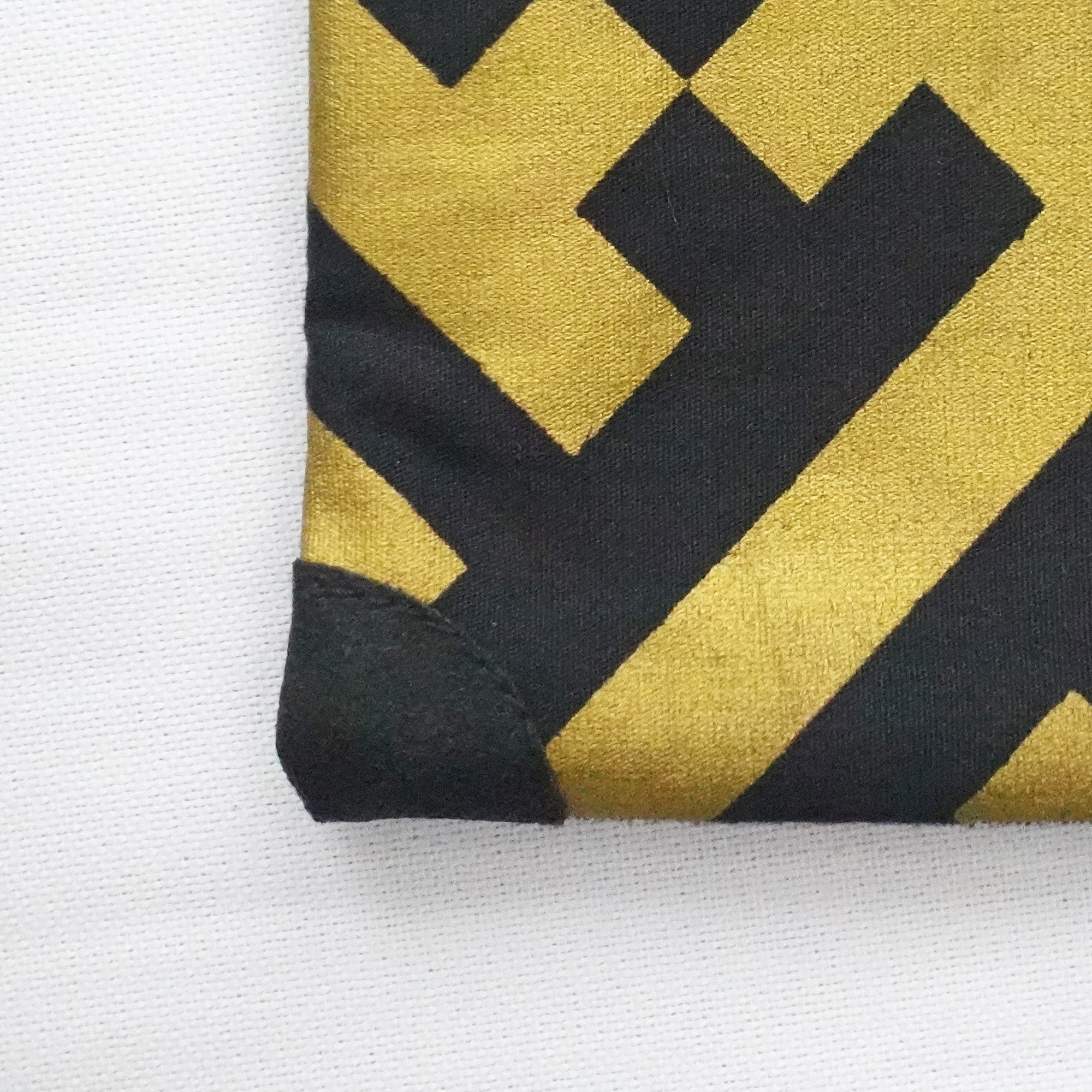 【HANA TOKYO】帯ポーチ ブラック×ゴールド・紗綾形