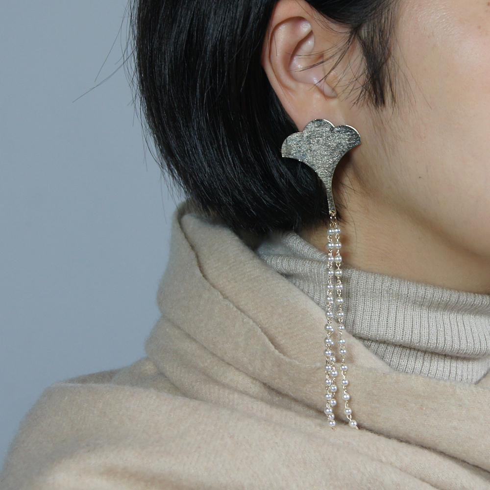 Ginkgo pearl earrings