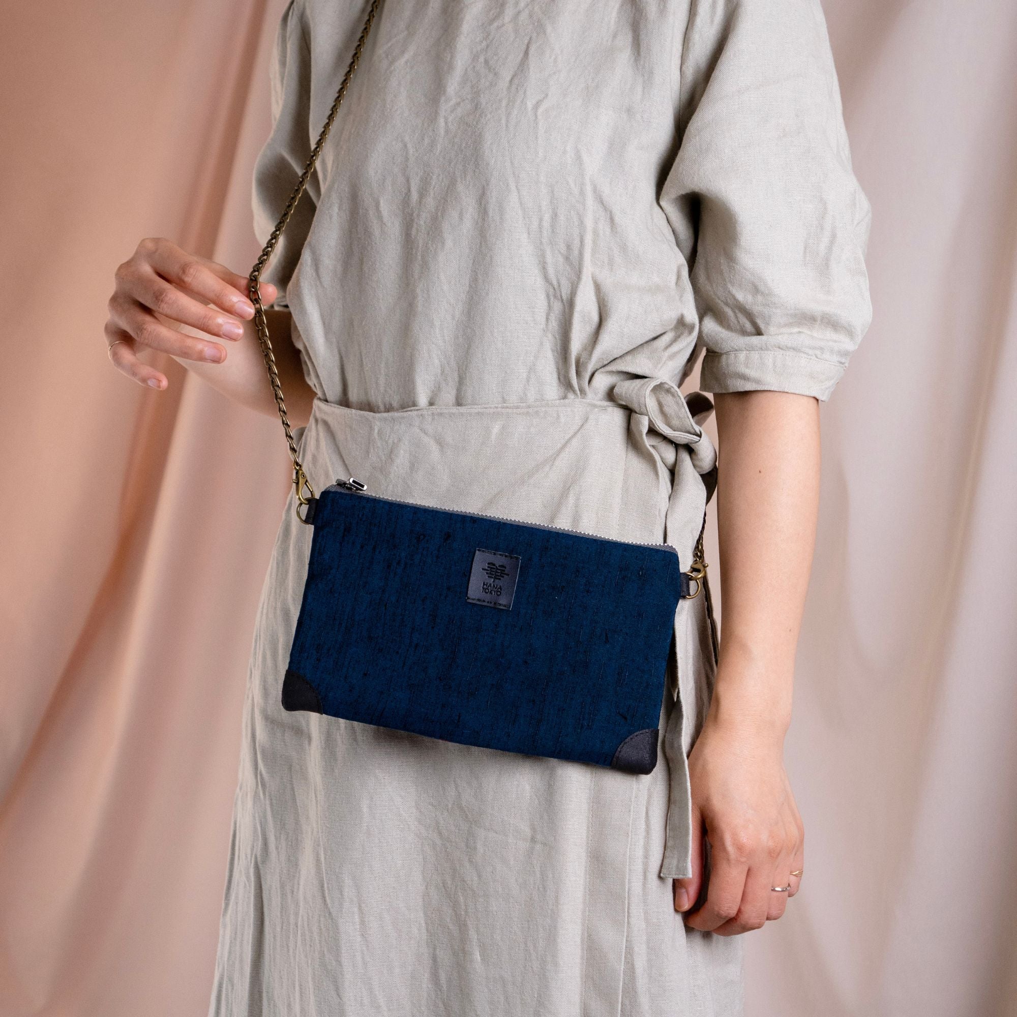 【HANA TOKYO】着物ポーチ 紬ブルー無地