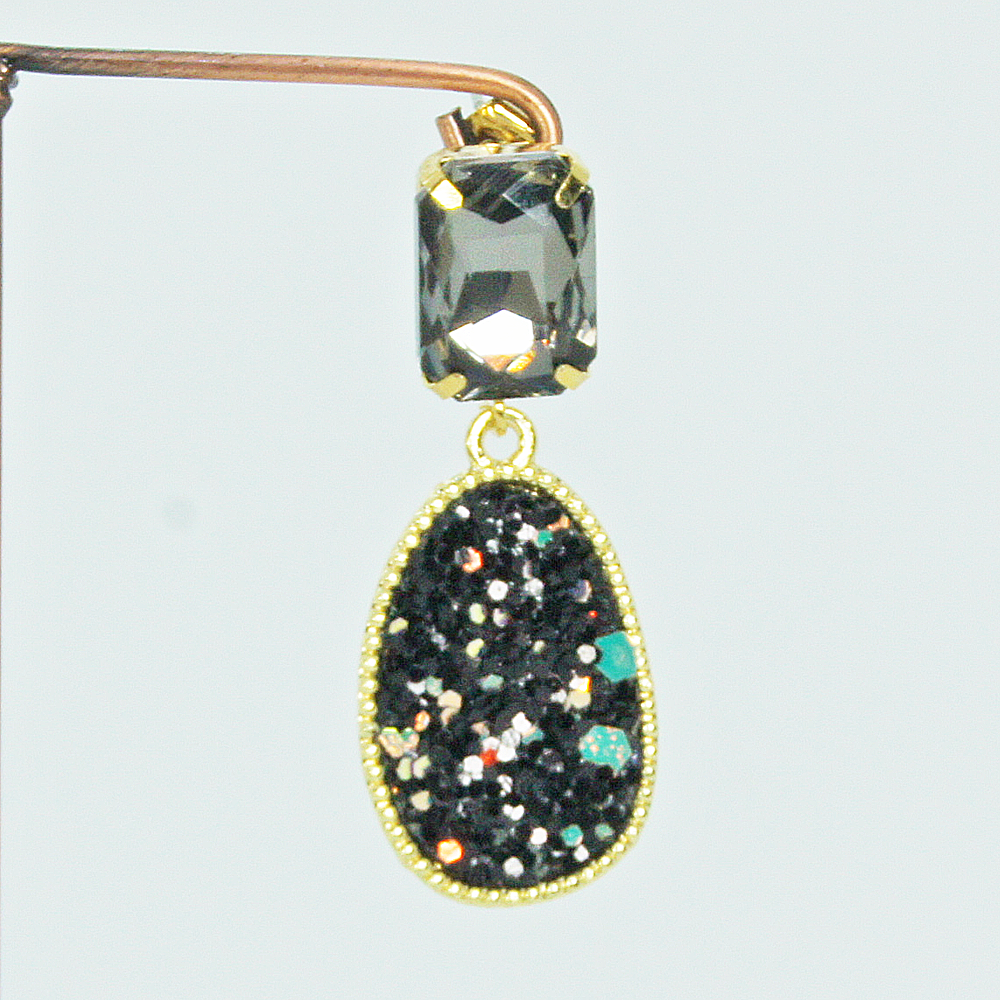 Illumination earrings day / night