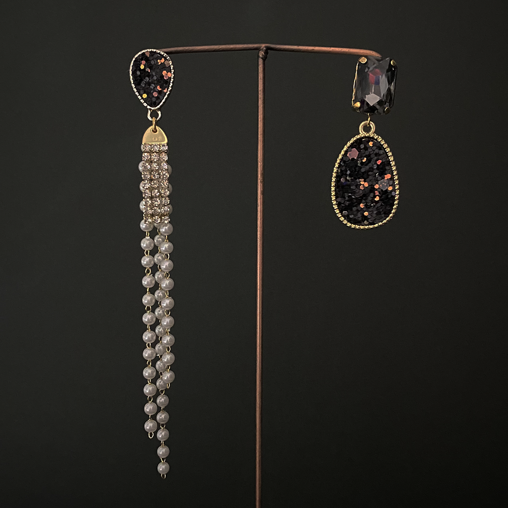 Illumination earrings day / night