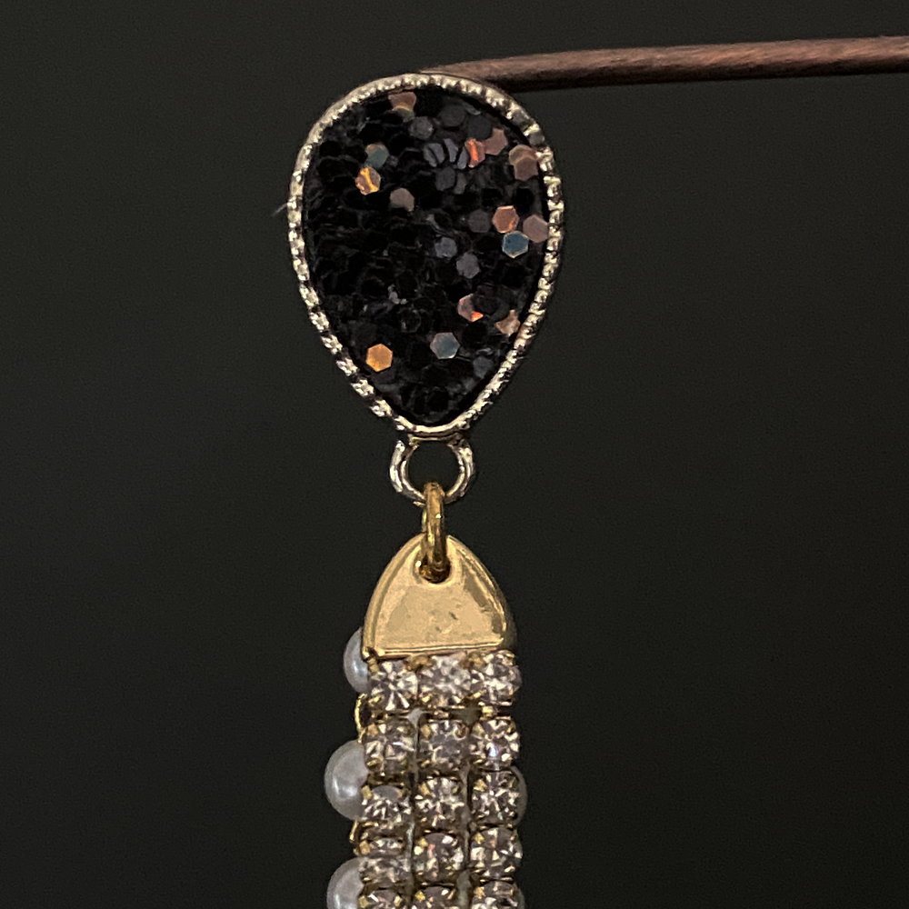 Illumination earrings day / night