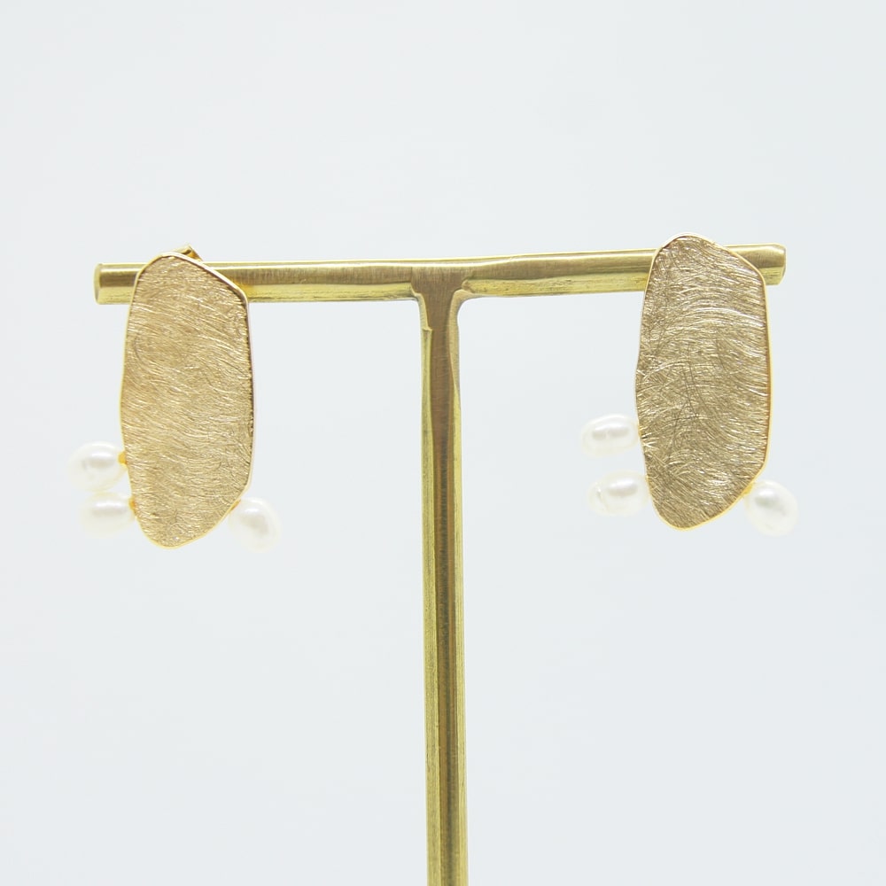 Freshwater pearl x gold (pierced earrings)