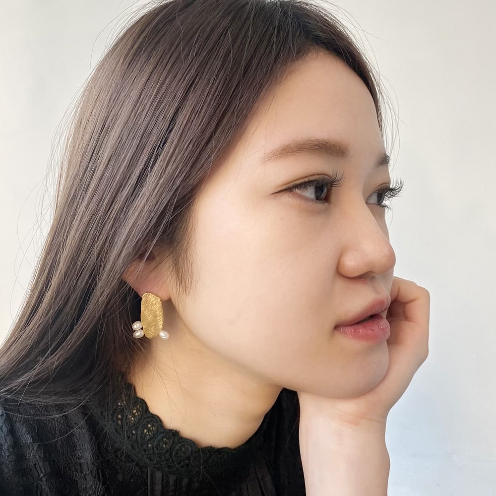 Freshwater pearl x gold (pierced earrings)