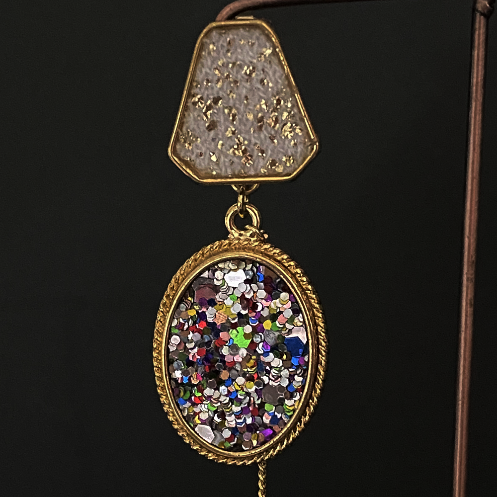 Illumination earrings day / night