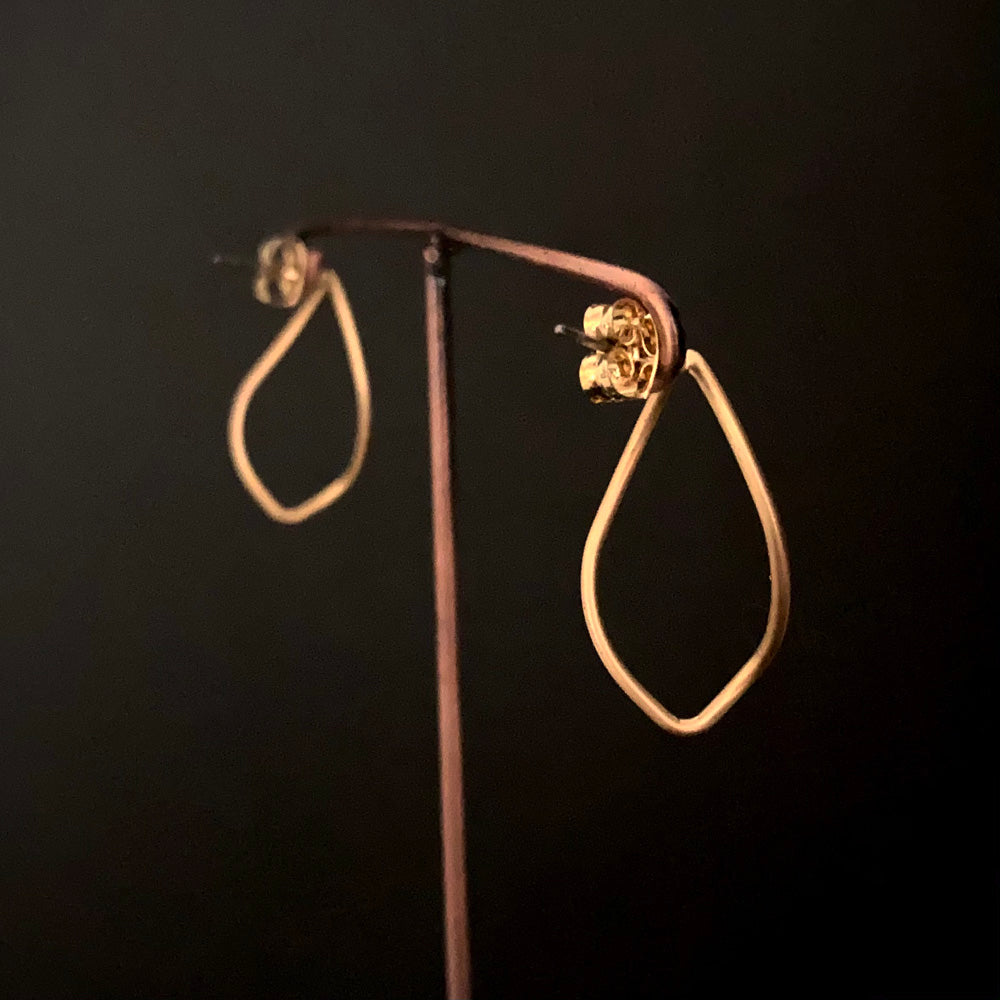 Solid (pierced earrings) leaf / cube