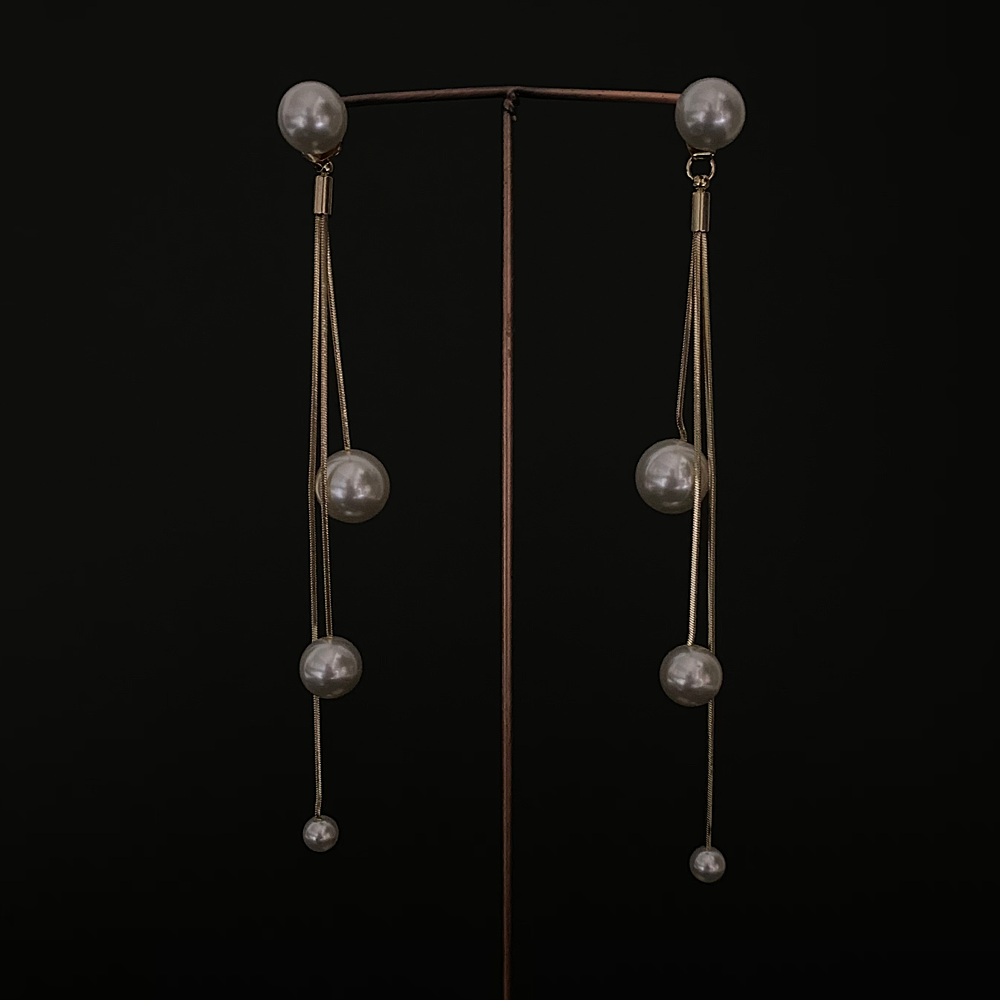 [Restock] Pearl four earrings